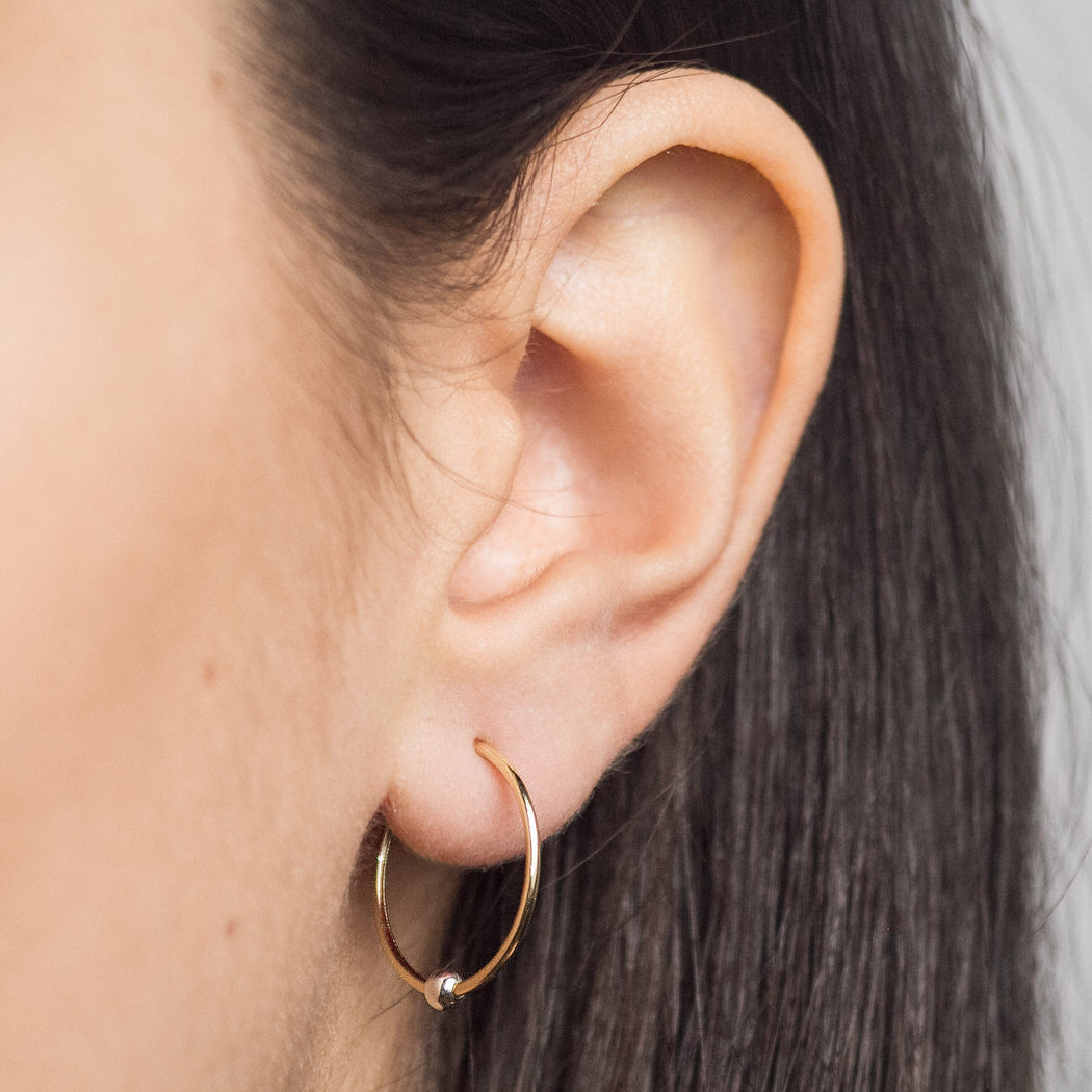 Sleeper Hoop Earrings – 10k Yellow Gold – Monochrome - Camillette