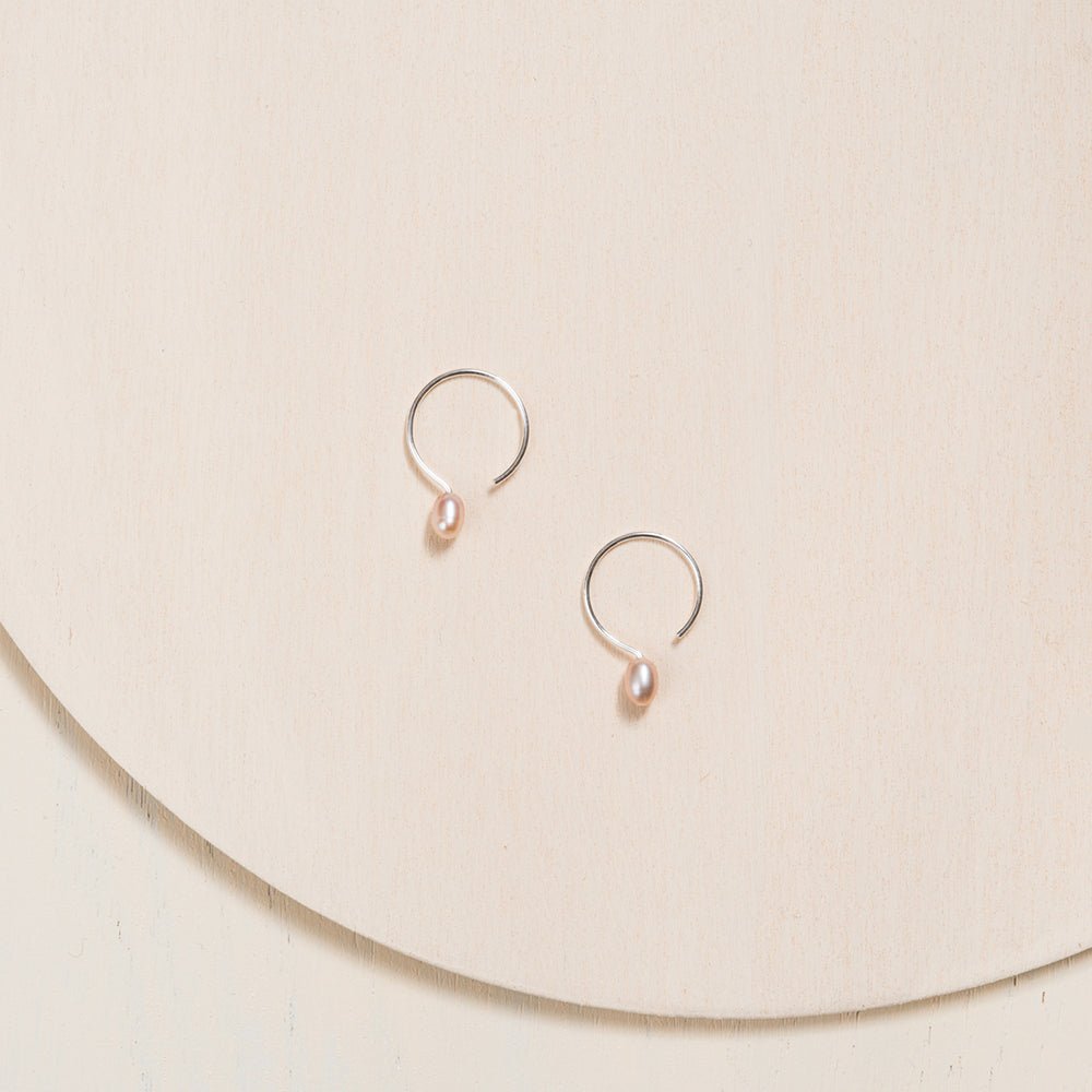 Basic Small Silver Hoop Earrings with Ivory Pearl - 13mm - Camillette